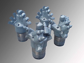 Bohrkronen mit Gewindeanschluss besetzt mit HM-Flachzähnen